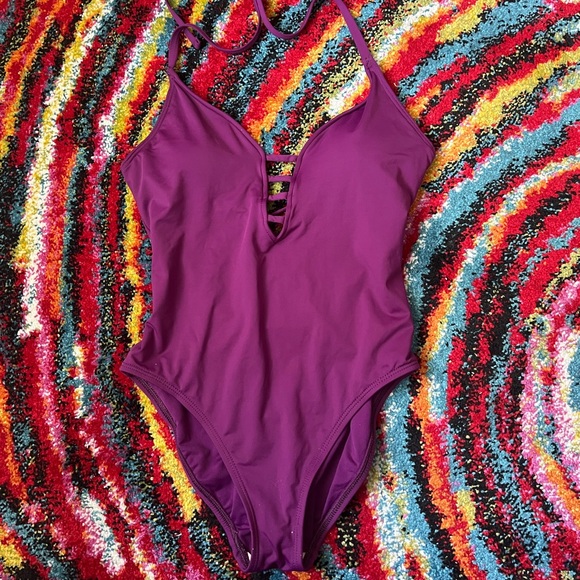 La Blanca Swim La Blanca Island Goddess Keyhole Halter One Piece